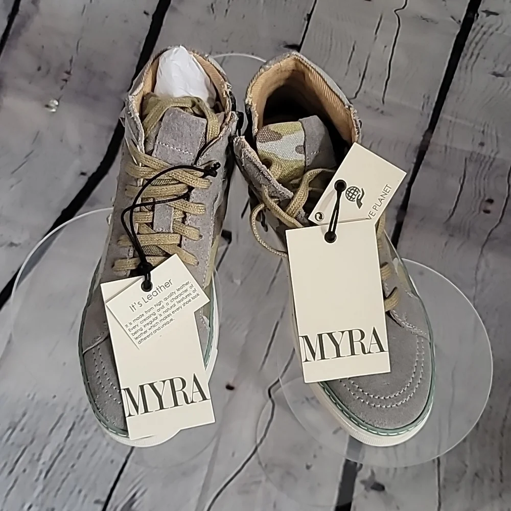 𝅺myra Camo Sneakers NWT - Picture 3 of 5